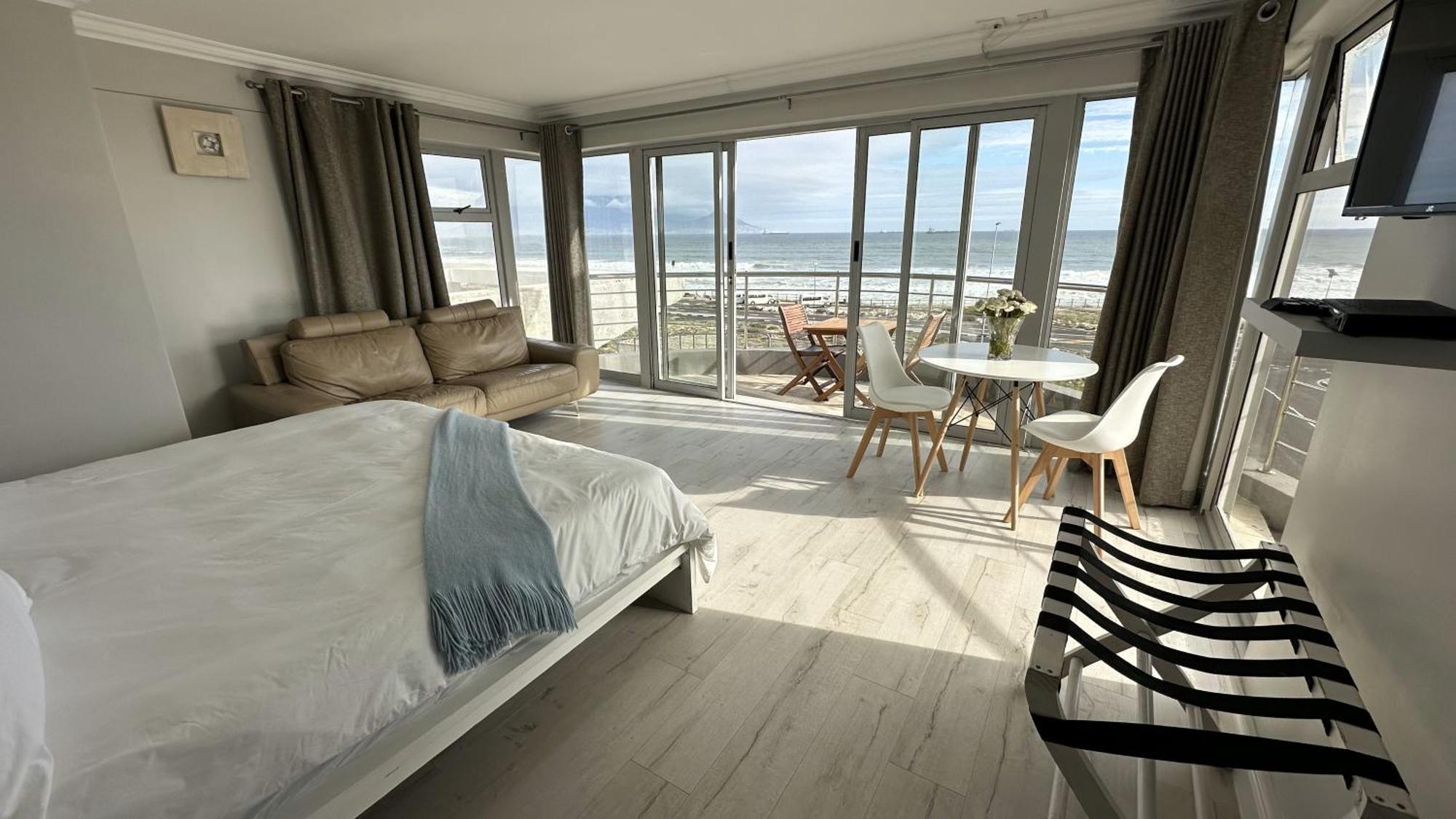 Oceansnest Guest House Bloubergstrand Exteriér fotografie