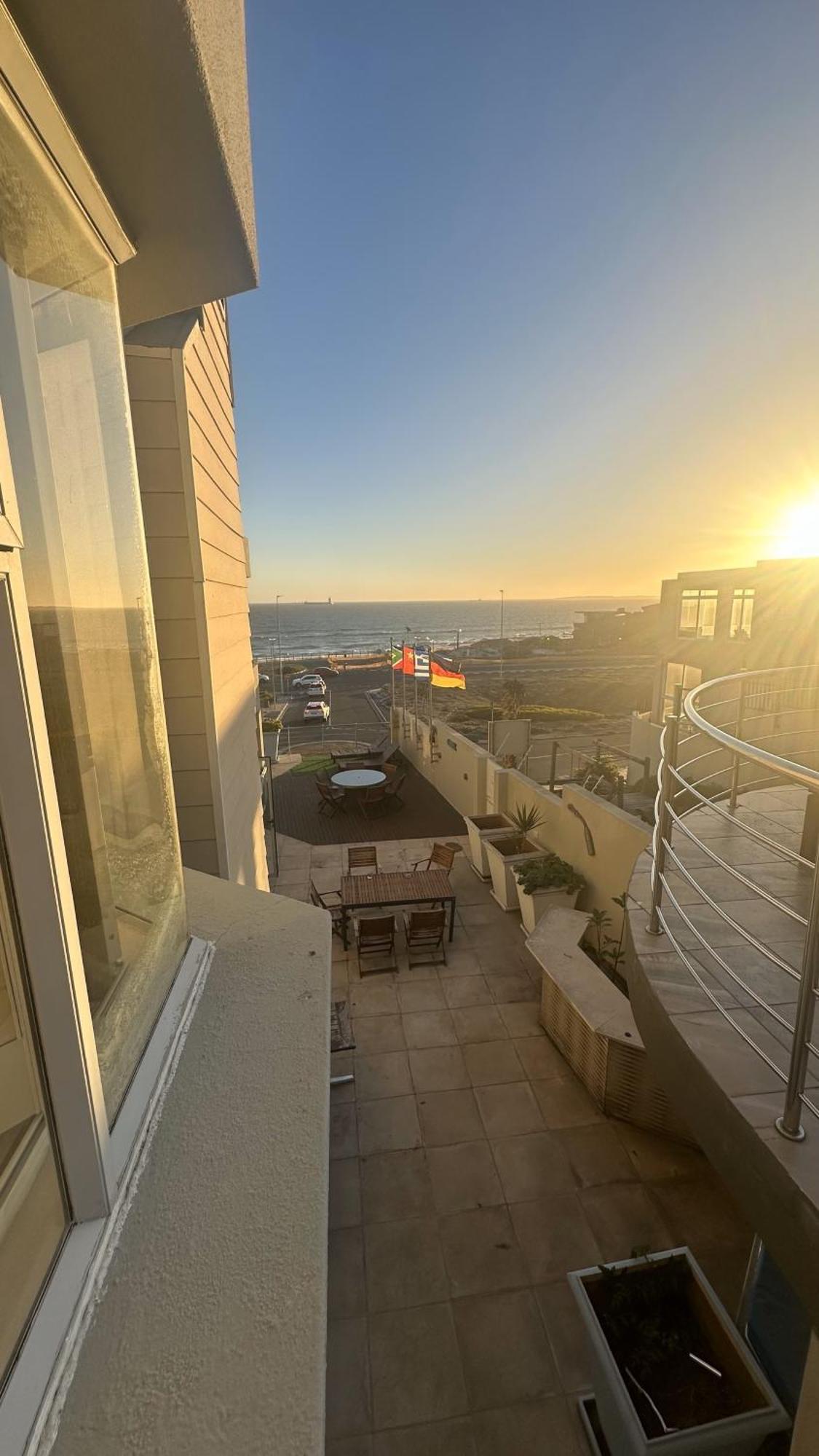 Oceansnest Guest House Bloubergstrand Exteriér fotografie