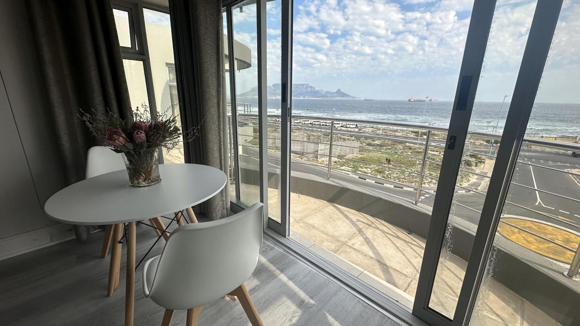 Oceansnest Guest House Bloubergstrand Exteriér fotografie