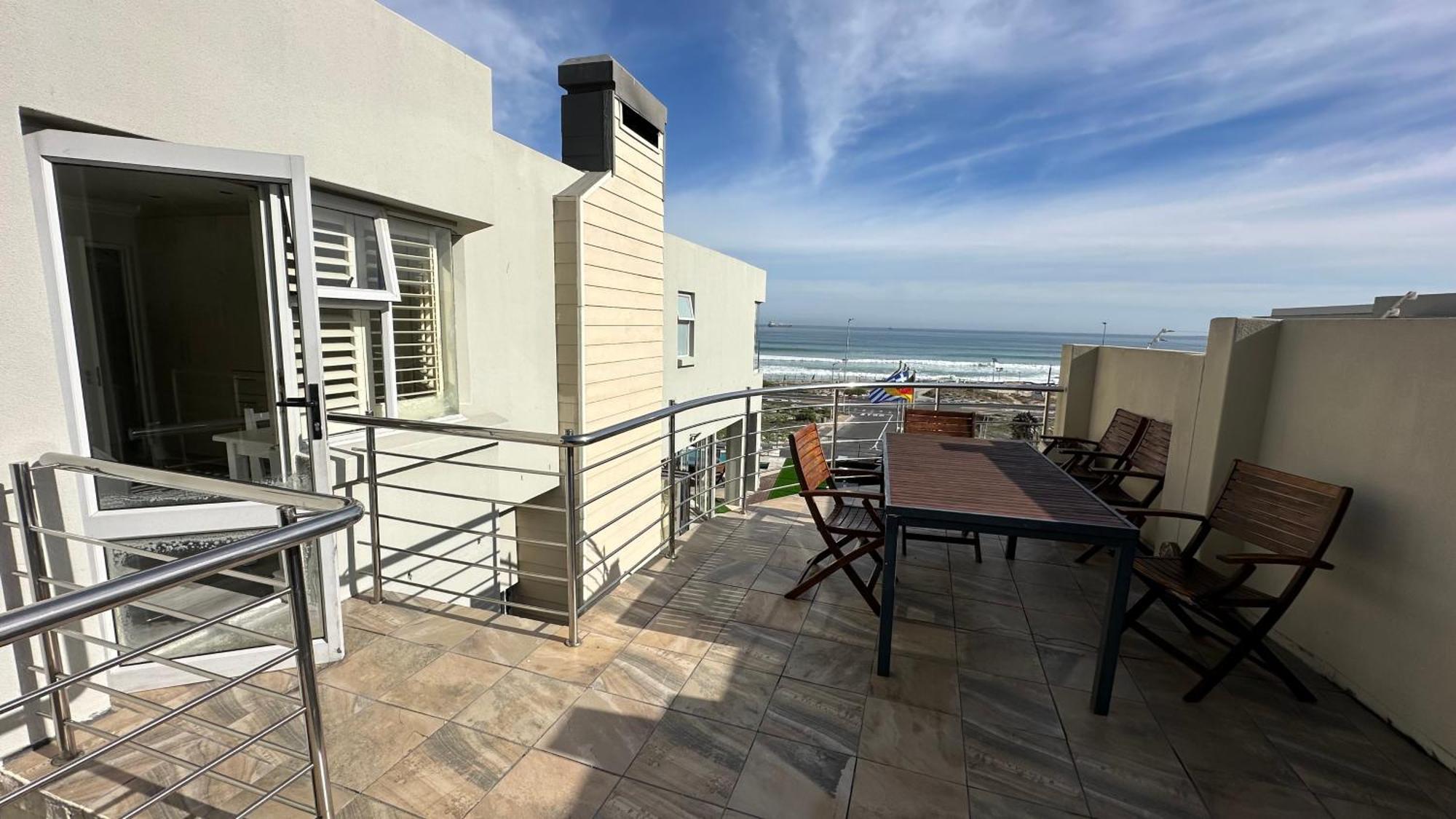 Oceansnest Guest House Bloubergstrand Exteriér fotografie